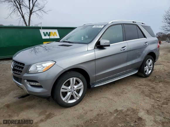 2015 Mercedes-Benz M-Class ML 350 with VIN 4JGDA5HB7FA616097, listed as a Copart auction lot 44820475 with 31,649 mi miles and Salvage Title. Bid and sale history available at carsss.com. Image 1.