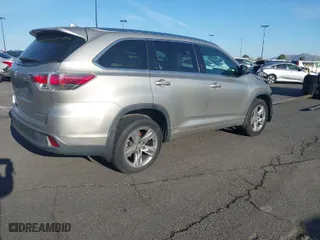 2015 Toyota Highlander Limited with VIN 5TDDKRFH0FS160639, listed as a IAAI auction lot 41448573 with 109,018 mi miles. Bid and sale history available at carsss.com. Image 4.