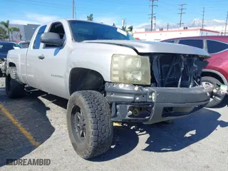 2008 Chevrolet Silverado 1500 Work Truck with VIN 1GCEC19C58Z175643, listed as a IAAI auction lot 41610672 with 1 mi miles. Bid and sale history available at carsss.com. Image 1.