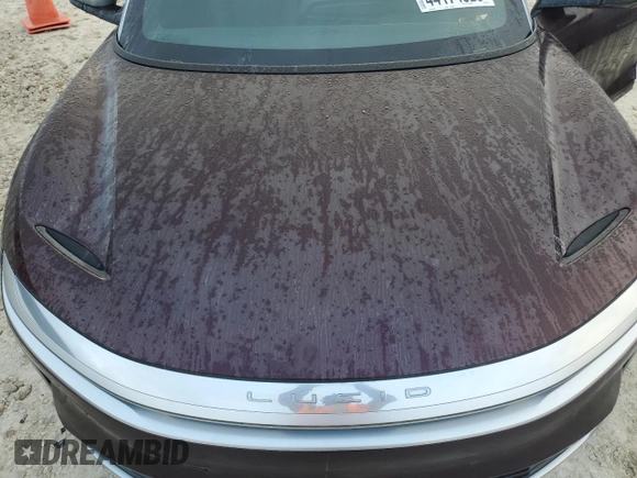 2023 Lucid Air Grand Touring z VIN 50EA1GBA4PA002253, wystawiony jako Copart lot #44174925 z przebiegiem 9760 mil mil oraz Tytuł czysty. Historia ofert i sprzedaży dostępna na DreamBid. Obrazek 11.