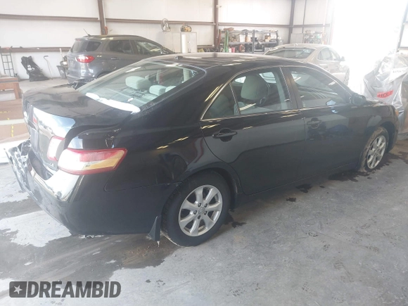 2011 Toyota Camry LE z VIN 4T4BF3EK8BR170719, wystawiony jako IAAI lot #41601748 z przebiegiem 91 368 mil mil oraz . Historia ofert i sprzedaży dostępna na DreamBid. Obrazek 4.