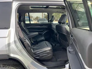 2021 Jeep Grand Cherokee L Limited with VIN 1C4RJKBG7M8130858, listed as a Copart auction lot 54152975 with 204,875 mi miles and Clean Title. Bid and sale history available at carsss.com. Image 6.