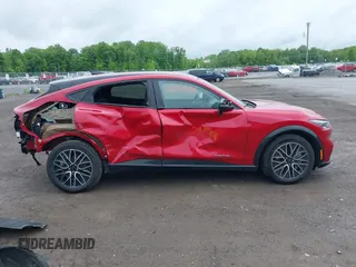 2024 Ford Mustang Mach-E Premium с VIN 3FMTK3SU7RMA32586, выставлен на аукционе IAAI как лот 42329356 с пробегом 5 090 миль миль и . История ставок и продаж доступна на DreamBid. Изображение 13.