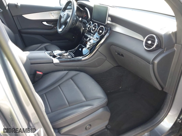 2017 Mercedes-Benz GLC with VIN WDC0G4JB0HF143195, listed as a IAAI auction lot 42004430 with 18,560 mi miles. Bid and sale history available at carsss.com. Image 5.