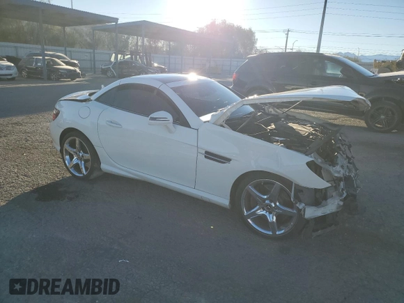 2013 Mercedes-Benz SLK 350 z VIN WDDPK5HA1DF055827, wystawiony jako Copart lot #79471224 z przebiegiem 44 959 mil mil oraz Szkoda całkowita • Salvage title. Historia ofert i sprzedaży dostępna na DreamBid. Obrazek 4.