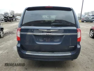 2013 Chrysler Town & Country Limited z VIN 2C4RC1GG9DR711585, wystawiony jako Copart lot #52674455 z przebiegiem Nie podano mil oraz Szkoda całkowita • Salvage title. Historia ofert i sprzedaży dostępna na DreamBid. Obrazek 6.