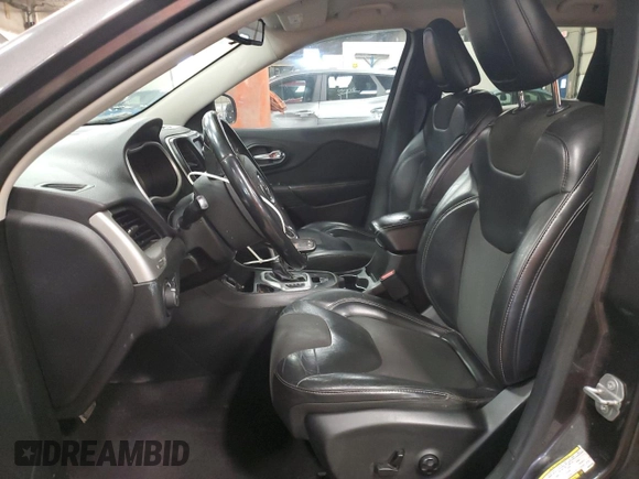 2018 Jeep Cherokee Latitude Plus z VIN 1C4PJLLB2JD552491, wystawiony jako Copart lot #53870755 z przebiegiem 281 530 mil mil oraz Nie do naprawy • Non repairable. Historia ofert i sprzedaży dostępna na DreamBid. Obrazek 7.