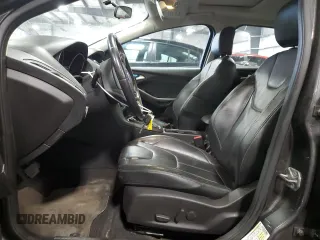 2016 Ford Focus SE z VIN 1FADP3F27GL216059, wystawiony jako Copart lot #59611395 z przebiegiem 170 468 mil mil oraz Szkoda całkowita • Salvage title. Historia ofert i sprzedaży dostępna na DreamBid. Obrazek 7.