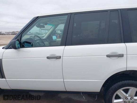2005 Land Rover Range Rover HSE with VIN SALME11425A188699, listed as a IAAI auction lot 41192698 with 161,020 mi miles and . Bid and sale history available at DreamBid. Image 14.