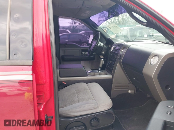 2004 Ford F-150 XLT with VIN 1FTPW14524KD24182, listed as a IAAI auction lot 41947152 with 163,920 mi miles. Bid and sale history available at carsss.com. Image 5.