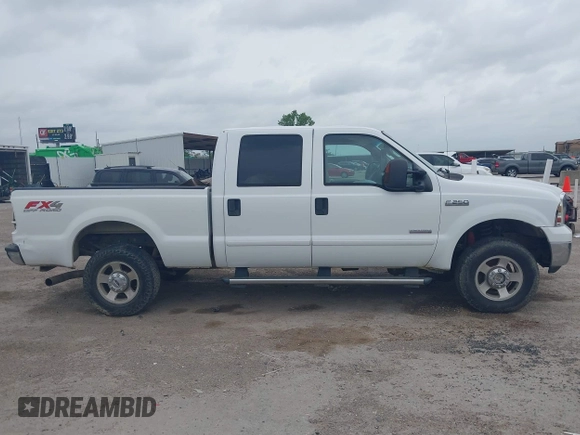 2006 Ford Super Duty F-250 XL with VIN 1FTSW21P76EB12899, listed as a IAAI auction lot 42137172 with 211,705 mi miles. Bid and sale history available at carsss.com. Image 13.