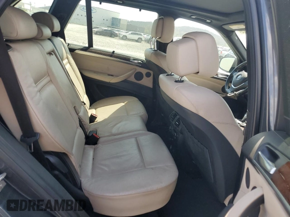 2013 BMW X5 xDrive35i z VIN 5UXZV4C54D0B14923, wystawiony jako Copart lot #50929385 z przebiegiem 249 533 mil mil oraz Tytuł czysty. Historia ofert i sprzedaży dostępna na DreamBid. Obrazek 11.