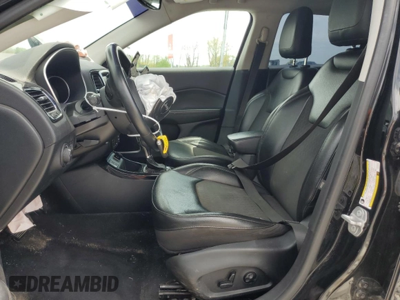 2018 Jeep Compass Altitude z VIN 3C4NJCBB5JT327078, wystawiony jako Copart lot #56466005 z przebiegiem 73 768 mil mil oraz Szkoda całkowita • Salvage title. Historia ofert i sprzedaży dostępna na DreamBid. Obrazek 7.