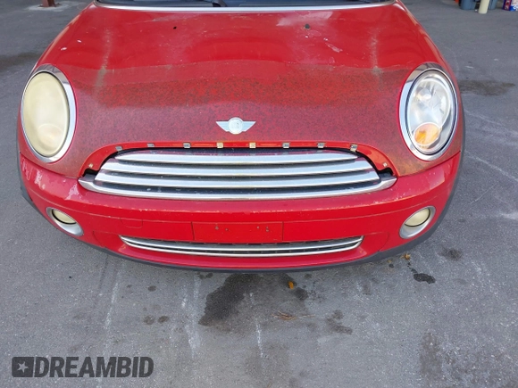 2008 MINI Hardtop with VIN WMWMF33588TT64697, listed as a IAAI auction lot 41831695 with 143,462 mi miles and . Bid and sale history available at DreamBid. Image 13.