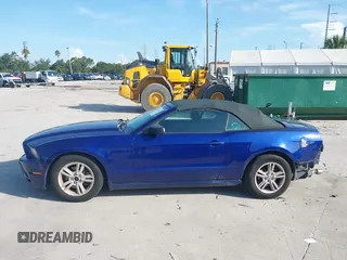 2014 Ford Mustang V6 с VIN 1ZVBP8EMXE5232157, выставлен на аукционе IAAI как лот 42681349 с пробегом 158 472 миль миль и . История ставок и продаж доступна на DreamBid. Изображение 15.