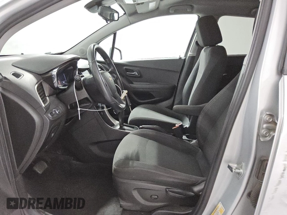 2020 Chevrolet Trax LS with VIN 3GNCJKSBXLL299838, listed as a Copart auction lot 86515304 with 111,091 mi miles and Clean Title. Bid and sale history available at carsss.com. Image 7.