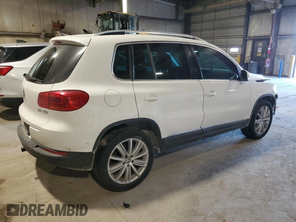 2012 Volkswagen Tiguan SE with VIN WVGAV7AX8CW533592, listed as a Copart auction lot 43246395 with 149,928 mi miles and Salvage Title. Bid and sale history available at DreamBid. Image 3.