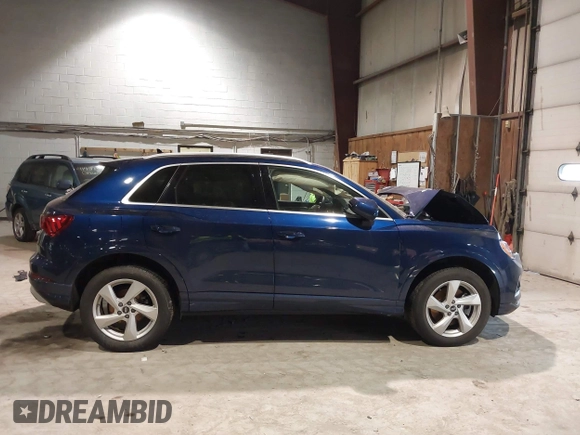 2022 Audi Q3 Premium with VIN WA1AUCF37N1031236, listed as a IAAI auction lot 41453286 with 27,427 mi miles. Bid and sale history available at carsss.com. Image 12.