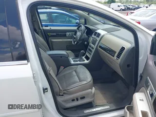 2009 Lincoln MKX with VIN 2LMDU68C19BJ10302, listed as a IAAI auction lot 42114586 with 190,239 mi miles. Bid and sale history available at carsss.com. Image 5.