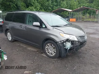 2013 Toyota Sienna XLE AAS z VIN 5TDYK3DC4DS400424, wystawiony jako IAAI lot #42356834 z przebiegiem 248 612 mil mil oraz . Historia ofert i sprzedaży dostępna na DreamBid. Obrazek 1.