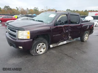 2008 Chevrolet Silverado 1500 LT w/1LT with VIN 2GCEK13J581272649, listed as a IAAI auction lot 41045998 with 198,008 mi miles. Bid and sale history available at carsss.com. Image 2.