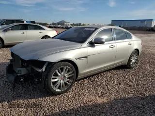 2016 Jaguar XF 35t Prestige with VIN SAJBE4BV1GCY17708, listed as a Copart auction lot 81495844 with 130,321 mi miles and Salvage Title. Bid and sale history available at carsss.com. Image 1.