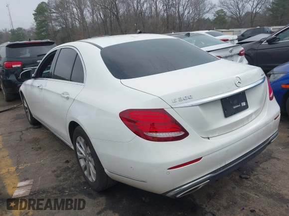 2017 Mercedes-Benz E-Class E 300 Luxury with VIN WDDZF4KB9HA072483, listed as a IAAI auction lot 41805058 with 131,890 mi miles. Bid and sale history available at carsss.com. Image 3.