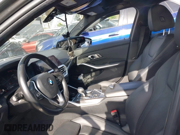 2019 BMW 3 Series 330i z VIN WBA5R1C5XKFH20799, wystawiony jako IAAI lot #42207910 z przebiegiem 59 202 mil mil oraz . Historia ofert i sprzedaży dostępna na DreamBid. Obrazek 17.