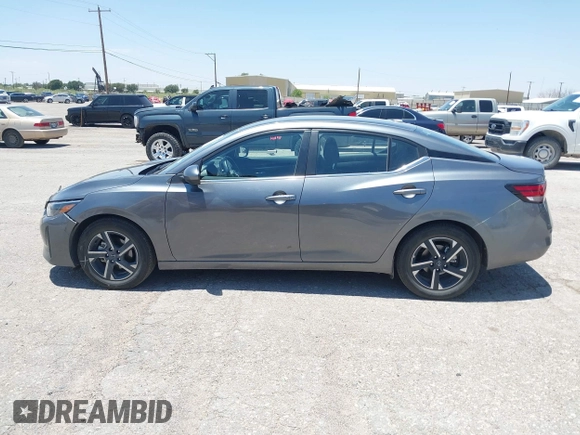 2025 Nissan Sentra SV с VIN 3N1AB8CV1SY303353, выставлен на аукционе IAAI как лот 42503250 с пробегом 7 176 миль миль и . История ставок и продаж доступна на DreamBid. Изображение 14.