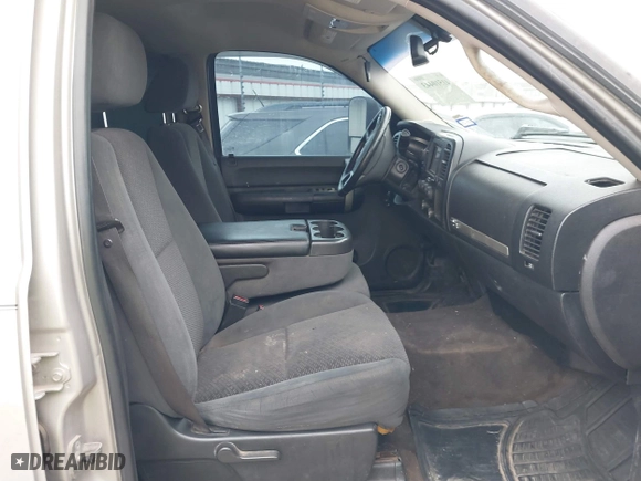 2007 Chevrolet Silverado 1500 LT w/1LT with VIN 3GCEK13C07G528221, listed as a IAAI auction lot 41510443 with 278,864 mi miles. Bid and sale history available at carsss.com. Image 5.