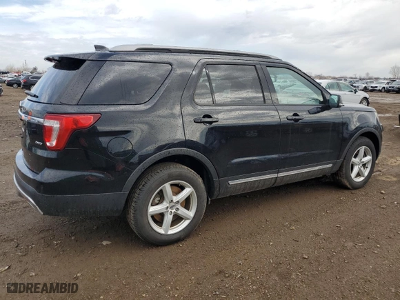 2017 Ford Explorer XLT with VIN 1FM5K8D85HGD00873, listed as a Copart auction lot 49946465 with 101,158 mi miles and Salvage Title. Bid and sale history available at carsss.com. Image 3.