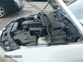 2011 BMW 3 Series 328i с VIN WBAPH7G50BNN06139, выставлен на аукционе IAAI как лот 42332628 с пробегом 198 798 миль миль и . История ставок и продаж доступна на DreamBid. Изображение 14.