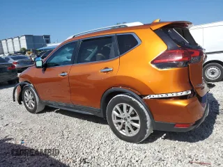 2017 Nissan Rogue SV z VIN 5N1AT2MN9HC761869, wystawiony jako Copart lot #57782335 z przebiegiem 76 896 mil mil oraz Szkoda całkowita • Salvage title. Historia ofert i sprzedaży dostępna na DreamBid. Obrazek 2.