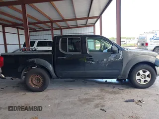 2007 Nissan Frontier SE z VIN 1N6AD07U77C441003, wystawiony jako IAAI lot #42264523 z przebiegiem 423 457 mil mil oraz . Historia ofert i sprzedaży dostępna na DreamBid. Obrazek 13.