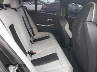 2024 BMW M3 Competition xDrive z VIN WBS43AY04RFT37132, wystawiony jako Copart lot #47122355 z przebiegiem 12 976 mil mil oraz Szkody całkowita. Historia ofert i sprzedaży dostępna na DreamBid. Obrazek 10.