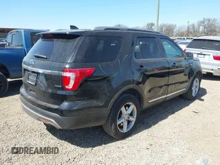2017 Ford Explorer XLT z VIN 1FM5K8D89HGC22470, wystawiony jako IAAI lot #41771532 z przebiegiem 153 579 mil mil oraz . Historia ofert i sprzedaży dostępna na DreamBid. Obrazek 4.