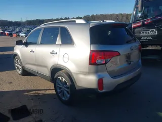 2015 Kia Sorento EX with VIN 5XYKU4A71FG590910, listed as a IAAI auction lot 41378588 with 165,090 mi miles. Bid and sale history available at carsss.com. Image 3.