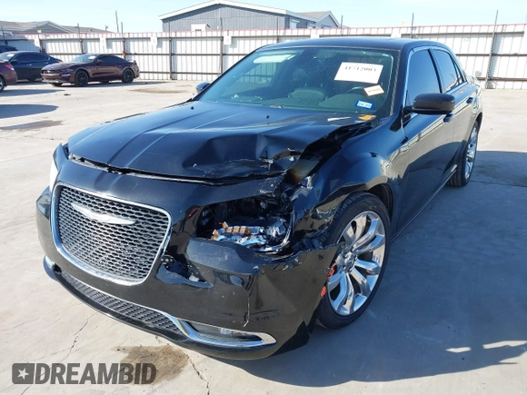 2016 Chrysler 300 Anniversary Edition z VIN 2C3CCAAG5GH313920, wystawiony jako IAAI lot #41712003 z przebiegiem 132 127 mil mil oraz . Historia ofert i sprzedaży dostępna na DreamBid. Obrazek 18.