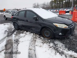 2012 Ford Focus SE с VIN 1FAHP3F21CL117202, выставлен на аукционе IAAI как лот 40553196 с пробегом 62 242 миль миль и . История ставок и продаж доступна на DreamBid. Изображение 1.