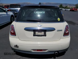 2012 MINI Hardtop z VIN WMWSU3C5XCT185907, wystawiony jako Copart lot #60842065 z przebiegiem 81 221 mil mil oraz Szkoda całkowita • Salvage title. Historia ofert i sprzedaży dostępna na DreamBid. Obrazek 6.