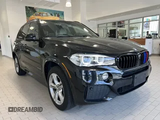 2015 BMW X5 xDrive35i z VIN 5UXKR0C59F0K68963, wystawiony jako IAAI lot #42528267 z przebiegiem 99 402 mil mil oraz . Historia ofert i sprzedaży dostępna na DreamBid. Obrazek 1.
