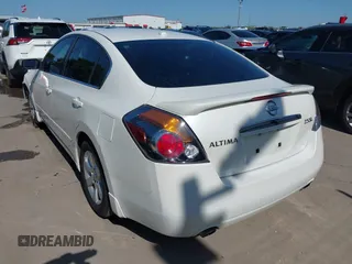 2007 Nissan Altima 2.5 with VIN 1N4AL21E77N476931, listed as a IAAI auction lot 41978623 with 182,607 mi miles. Bid and sale history available at carsss.com. Image 3.