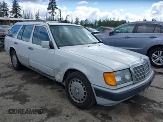1992 Mercedes-Benz 300 with VIN WDBEA90E1NF206532, listed as a IAAI auction lot 42148991 with 248,072 mi miles and . Bid and sale history available at DreamBid. Image 1.