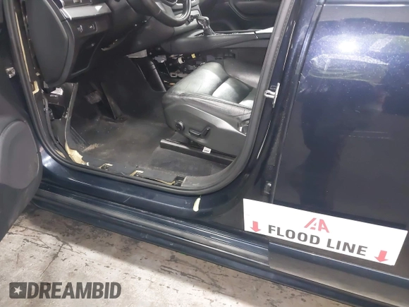2016 Volvo XC90 Momentum with VIN YV4102XK4G1073932, listed as a IAAI auction lot 42093824 with 122,013 mi miles. Bid and sale history available at carsss.com. Image 14.