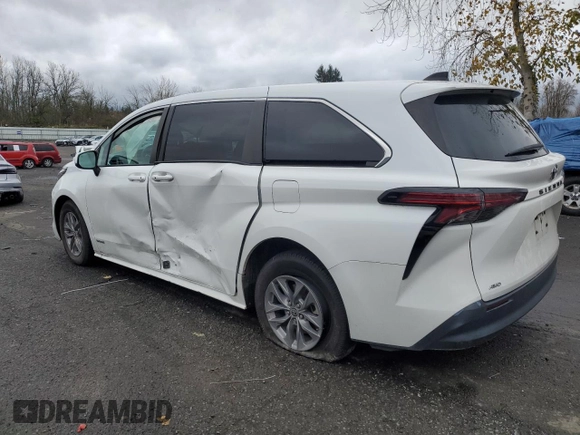 2021 Toyota Sienna LE z VIN 5TDKSKFC1MS017585, wystawiony jako Copart lot #84968164 z przebiegiem 31 279 mil mil oraz Szkoda całkowita • Salvage title. Historia ofert i sprzedaży dostępna na DreamBid. Obrazek 2.
