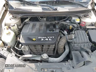 2014 Chrysler 200 LX with VIN 1C3CCBAB3EN123855, listed as a IAAI auction lot 41573962 with 146,495 mi miles and . Bid and sale history available at carsss.com. Image 10.