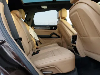 2019 Porsche Cayenne S z VIN WP1AB2AY3KDA61528, wystawiony jako Copart lot #43472285 z przebiegiem 64 972 mil mil oraz Szkoda całkowita • Salvage title. Historia ofert i sprzedaży dostępna na DreamBid. Obrazek 11.