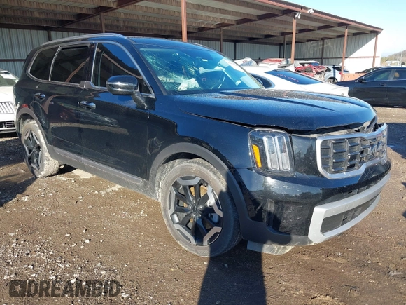 2023 Kia Telluride S with VIN 5XYP64GC0PG399839, listed as a IAAI auction lot 41078811 with 41,993 mi miles and . Bid and sale history available at DreamBid. Image 1.