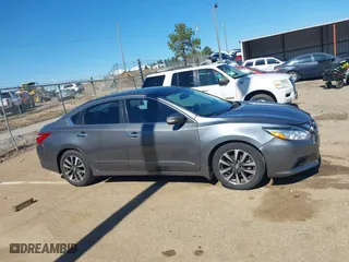 2017 Nissan Altima 2.5 SV with VIN 1N4AL3AP4HC136995, listed as a IAAI auction lot 41580400 with 92,799 mi miles. Bid and sale history available at carsss.com. Image 13.