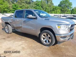 2019 Ram 1500 Big Horn z VIN 1C6SRFFT3KN821271, wystawiony jako IAAI lot #41974890 z przebiegiem 174 631 mil mil oraz . Historia ofert i sprzedaży dostępna na DreamBid. Obrazek 1.